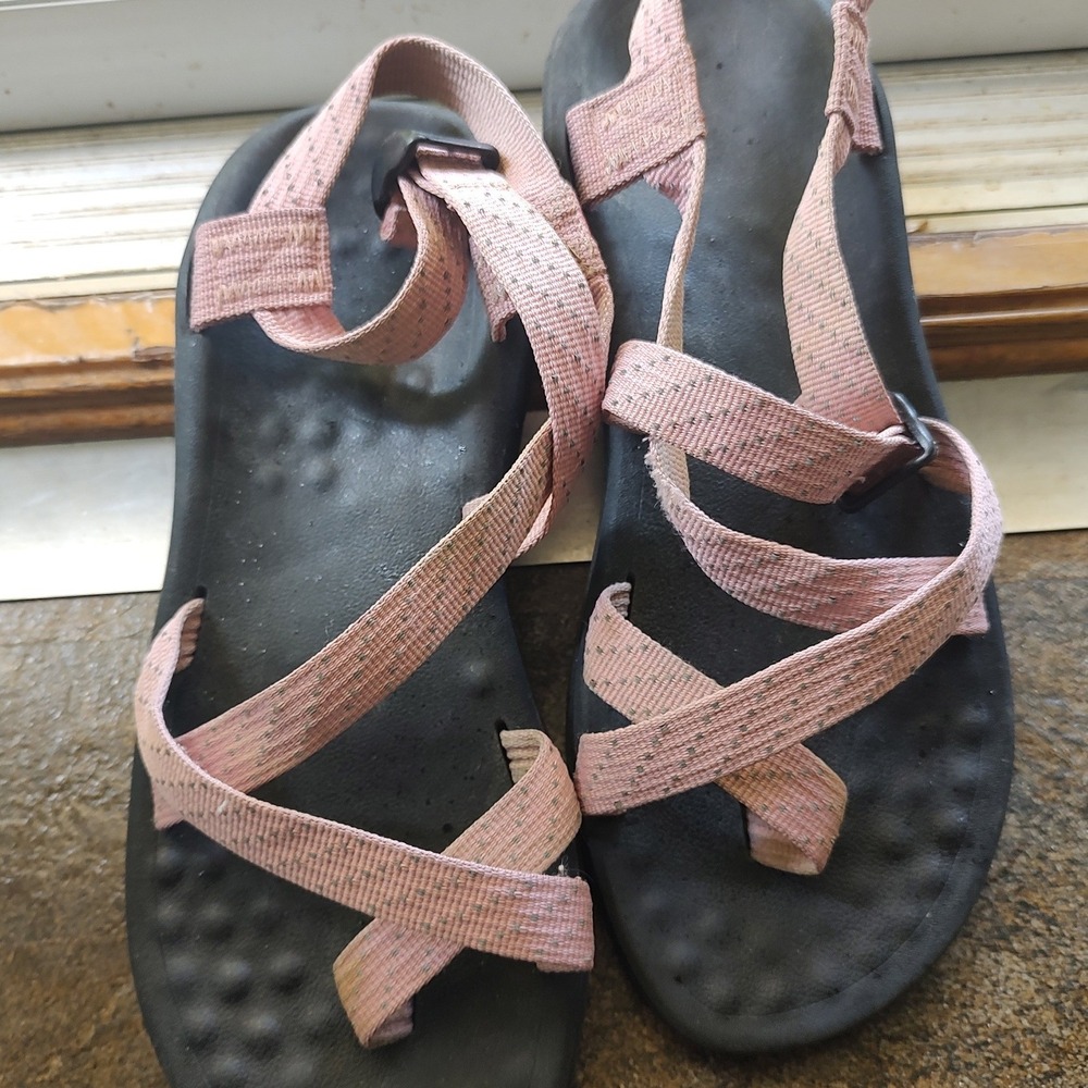 Womens Pink Strappy Athletic Hiking Sandals Toe Loop Sporty Outdoorsy‎ Size 9-10